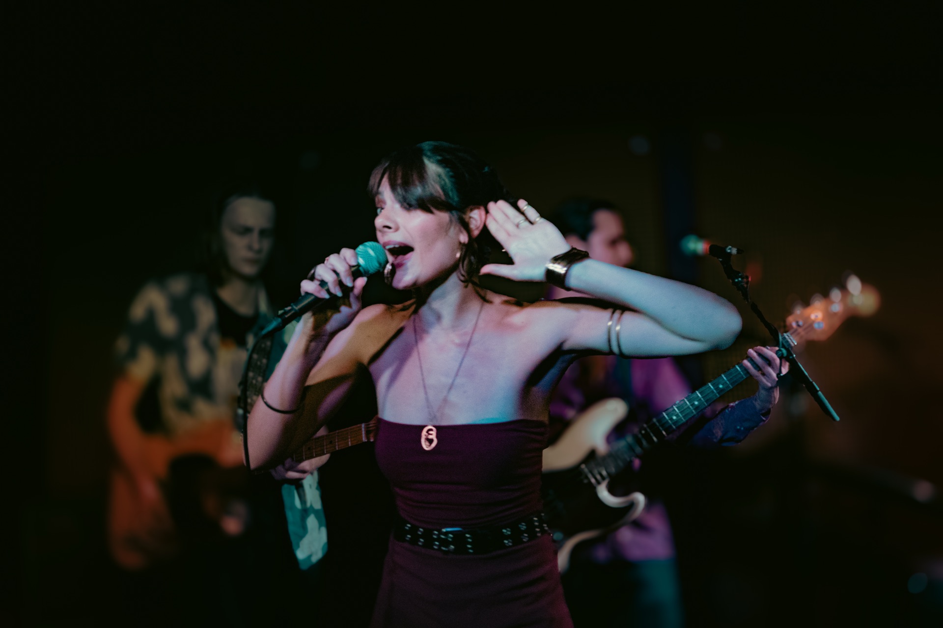 Loulia live with the band