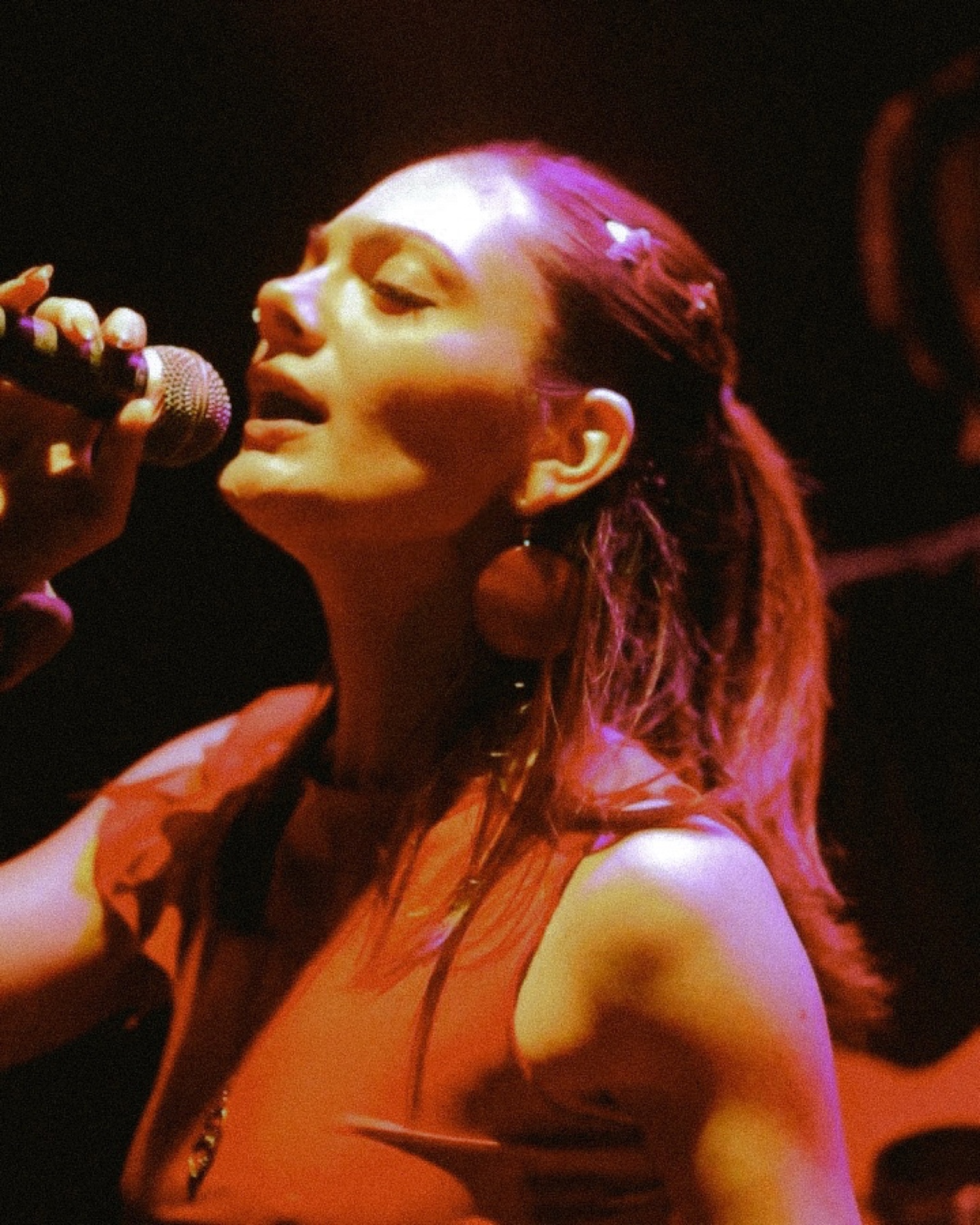 Loulia, warm intimate live session